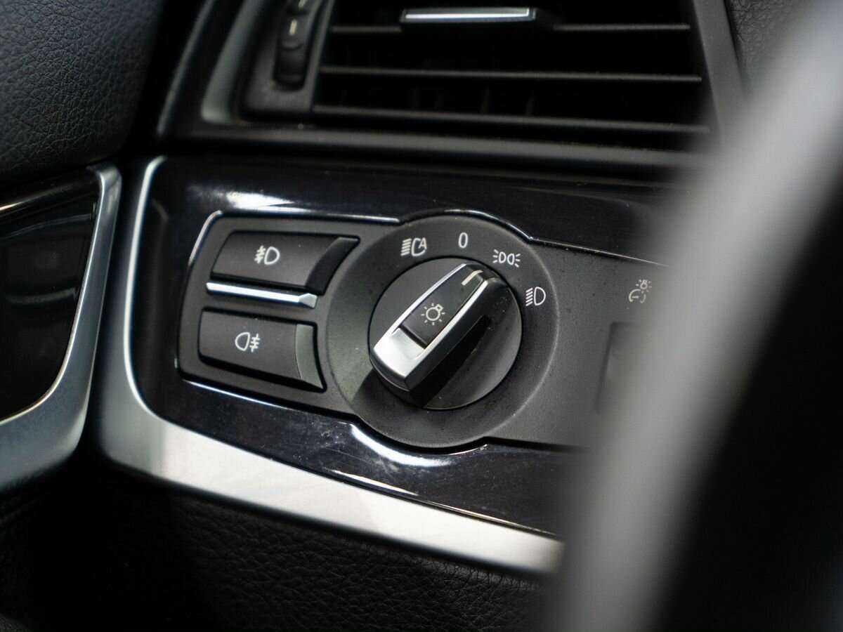 BMW 5 серии 520i, 2014 Фото №17