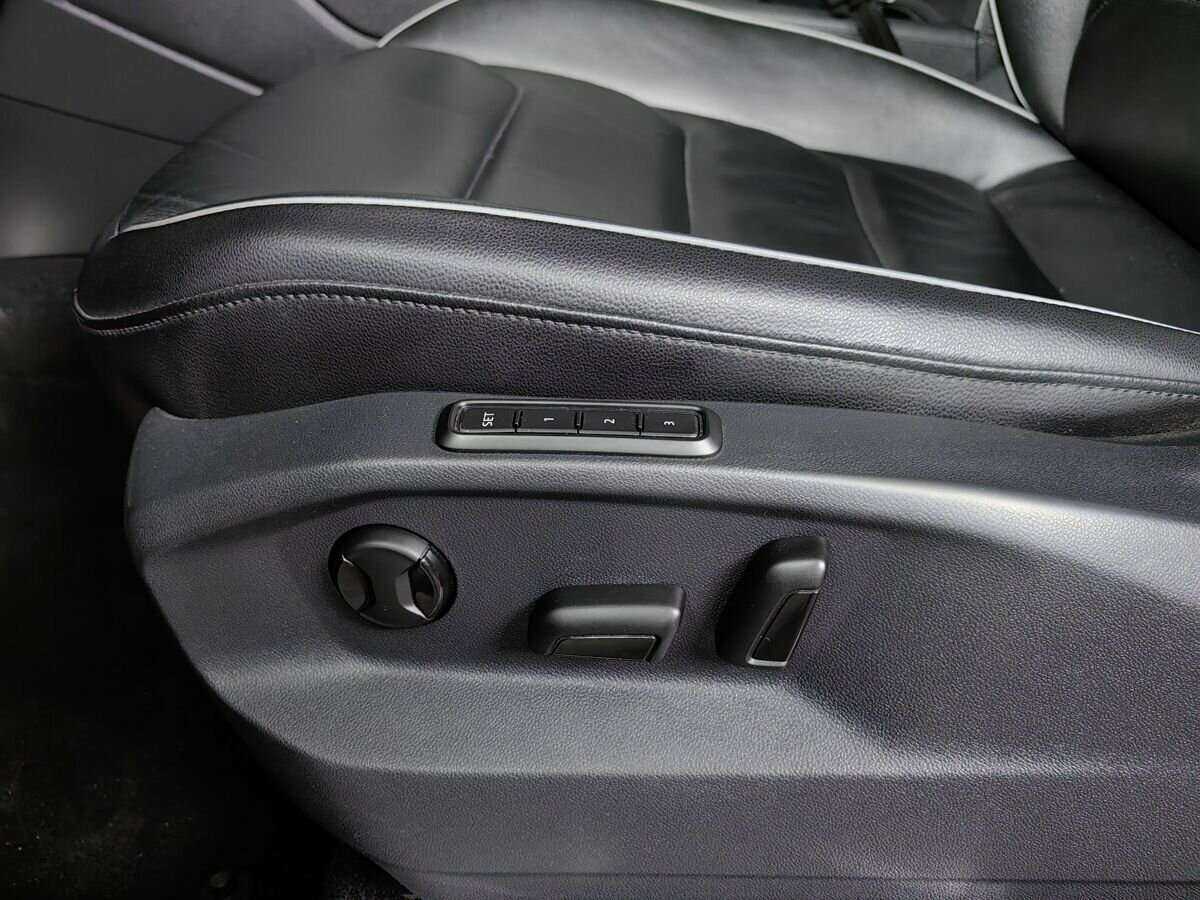 Volkswagen Tiguan, 2018 Фото №16