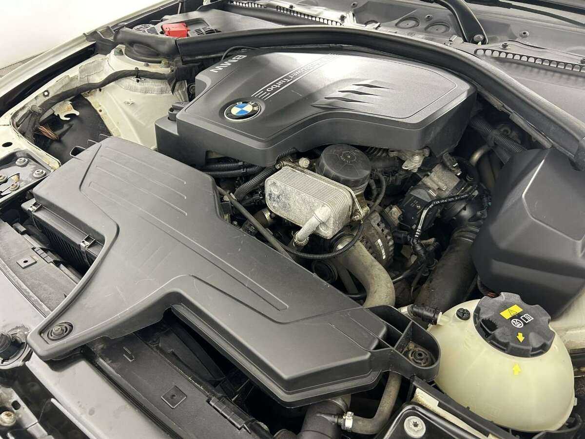BMW 3 серии 320i, 2014 Фото №16