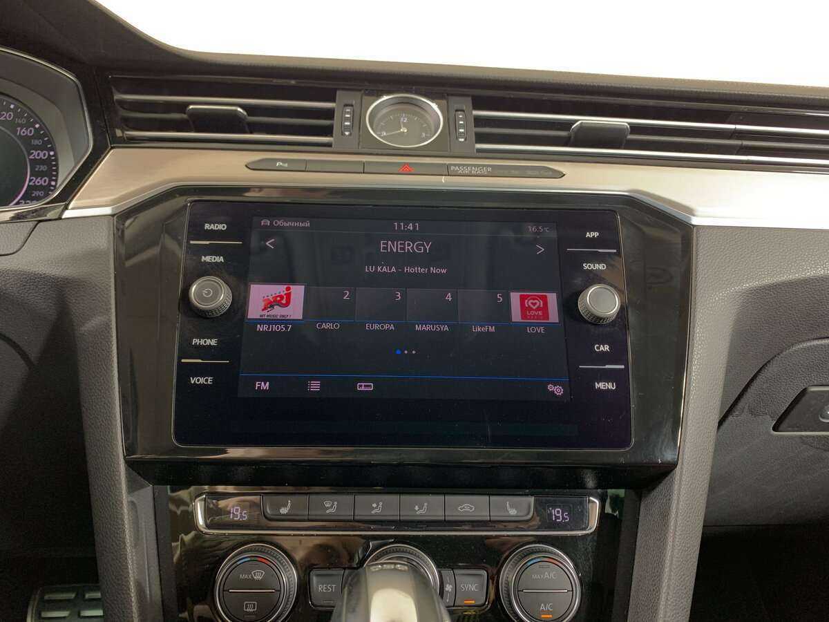 Volkswagen Passat, 2019 Фото №13