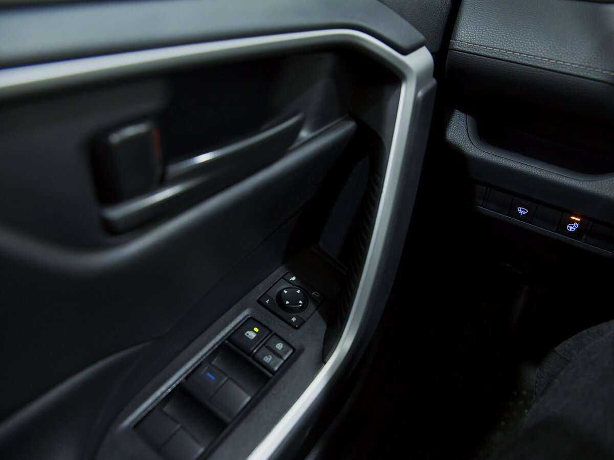 Toyota RAV4, 2020 Фото №10