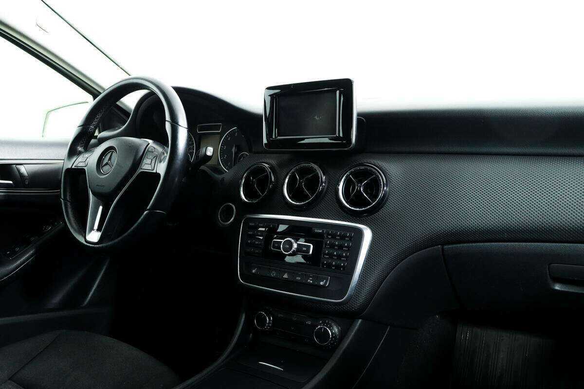 Mercedes-Benz A-Класс 180, 2014 Фото №9