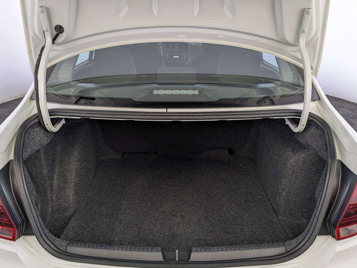 Volkswagen Polo, 2018 Фото №10