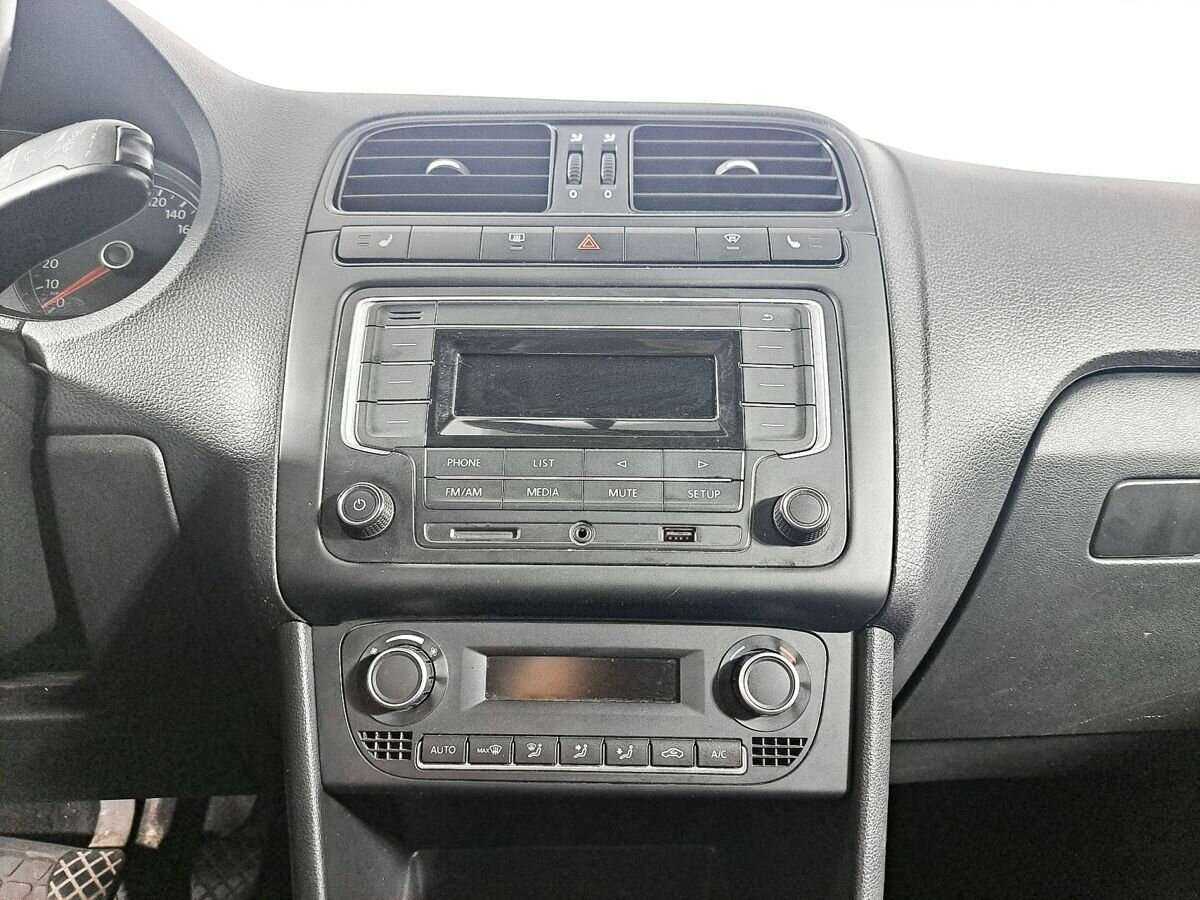 Volkswagen Polo, 2016 Фото №13