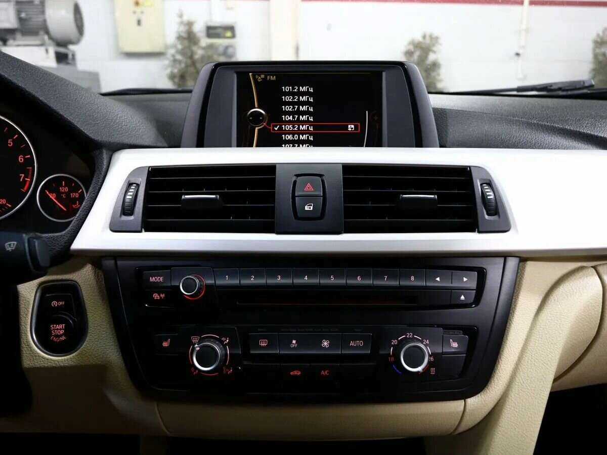 BMW 3 серии 316i, 2014 Фото №19