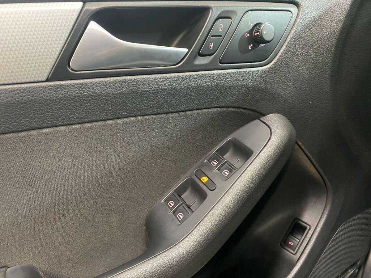 Volkswagen Jetta, 2013 Фото №16