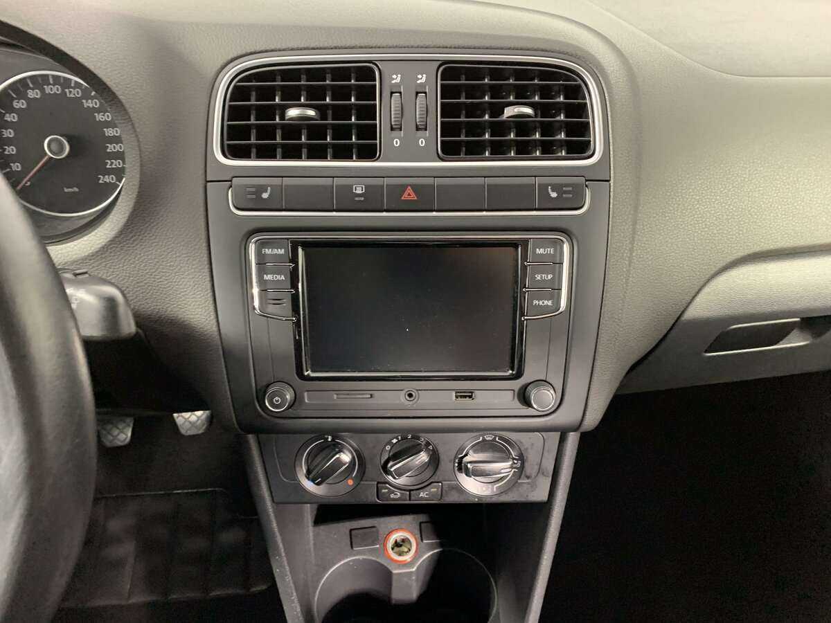 Volkswagen Polo, 2012 Фото №17