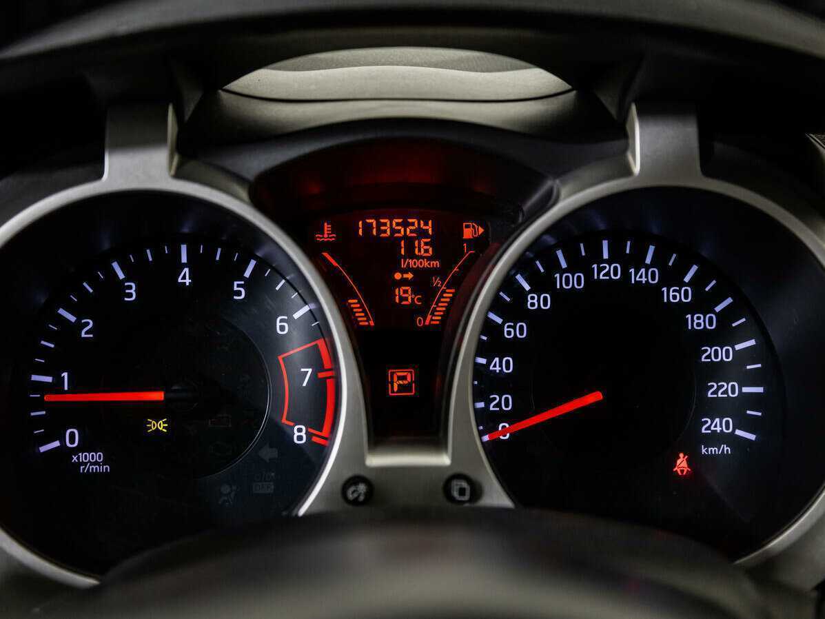 Nissan Juke, 2012 Фото №12