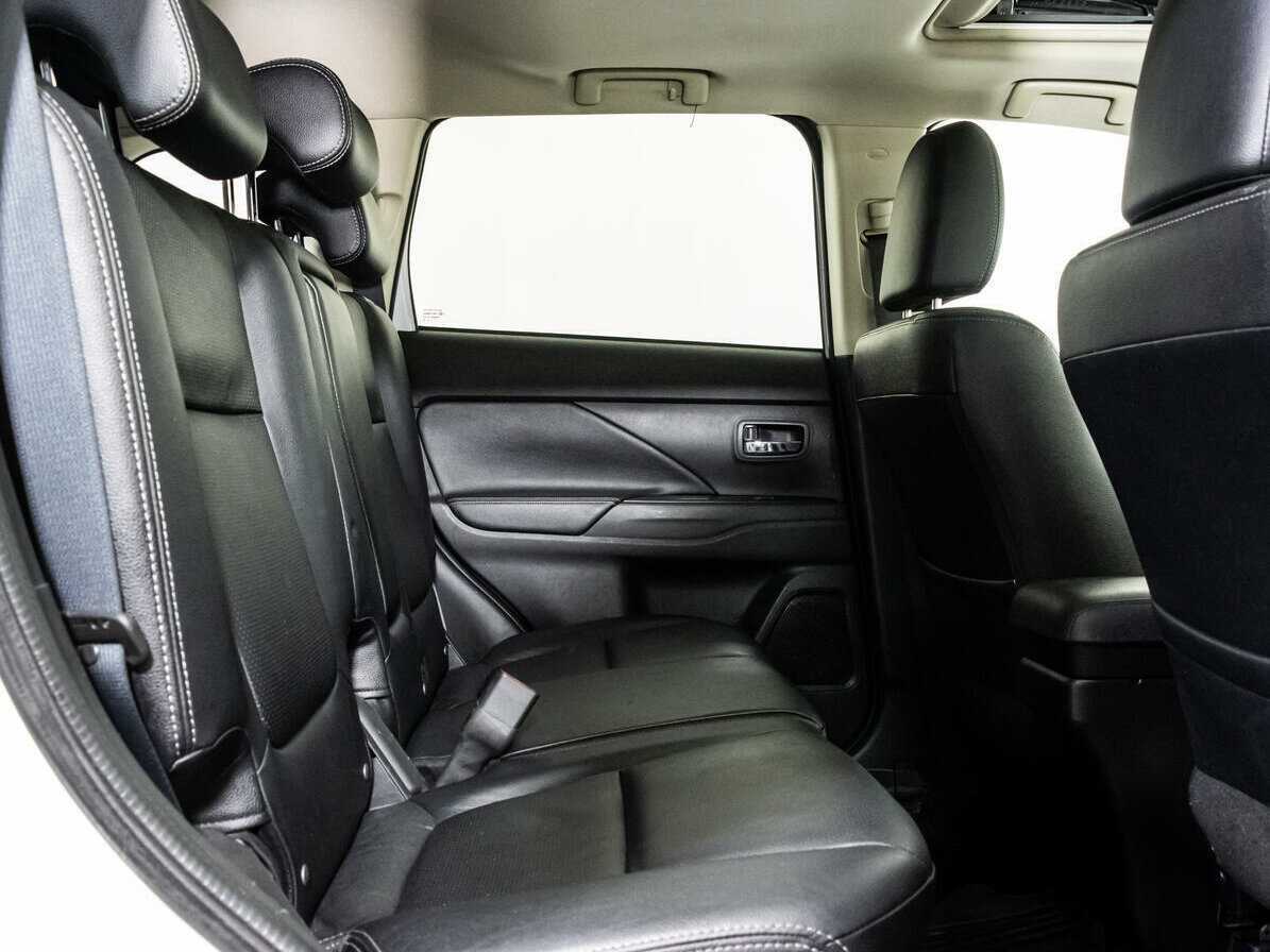 Mitsubishi Outlander, 2016 Фото №17