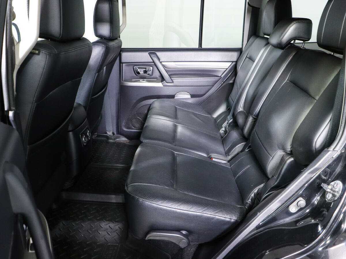 Mitsubishi Pajero, 2012 - 191 617 км. | Фото №8