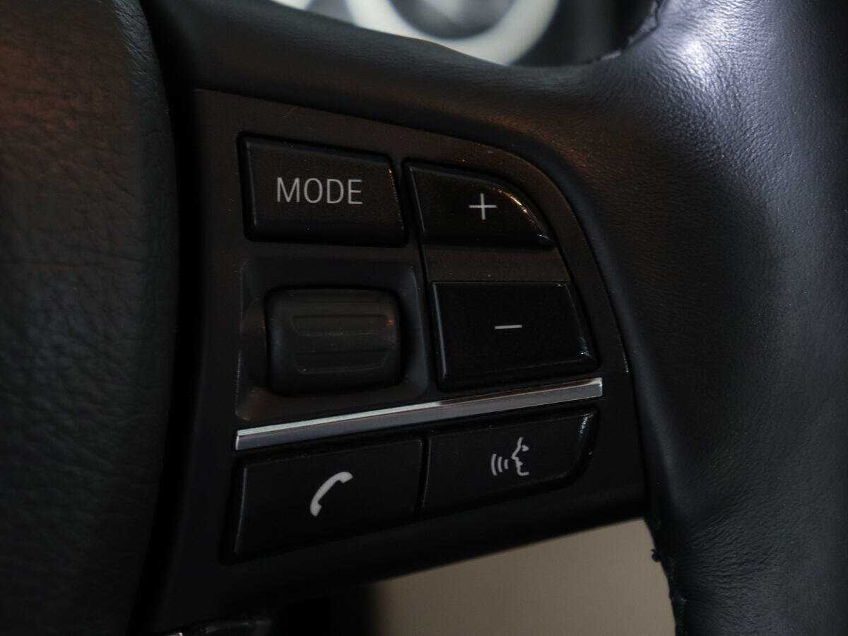 BMW 5 серии 535i xDrive, 2012 Фото №24