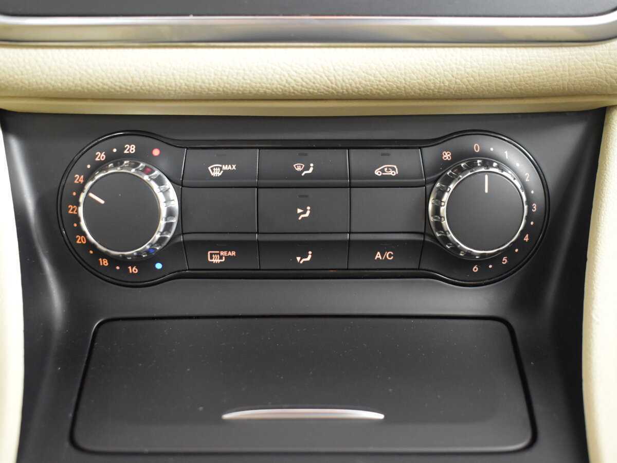 Mercedes-Benz CLA 200, 2013 Фото №14