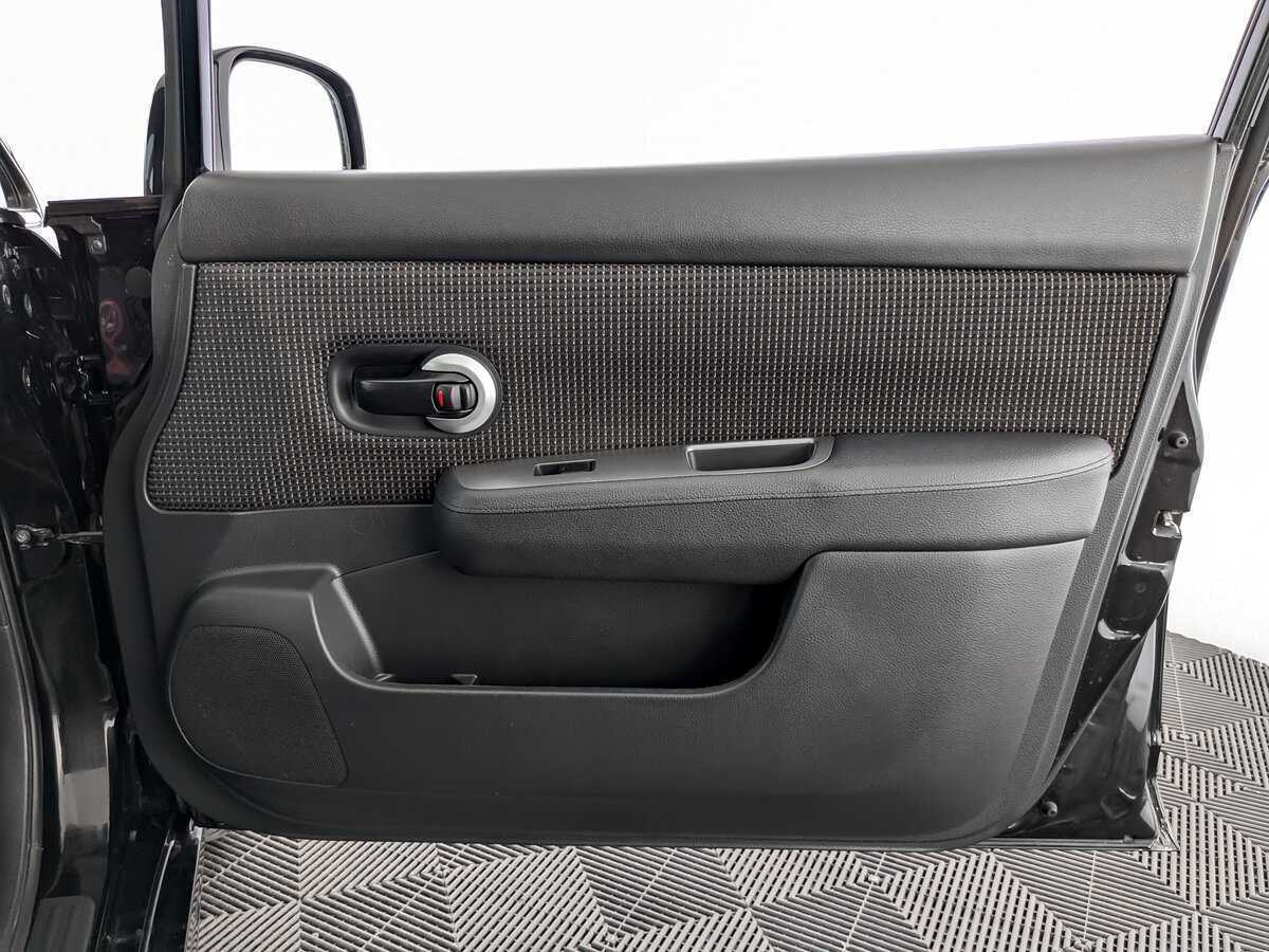 Nissan Tiida, 2013 Фото №20