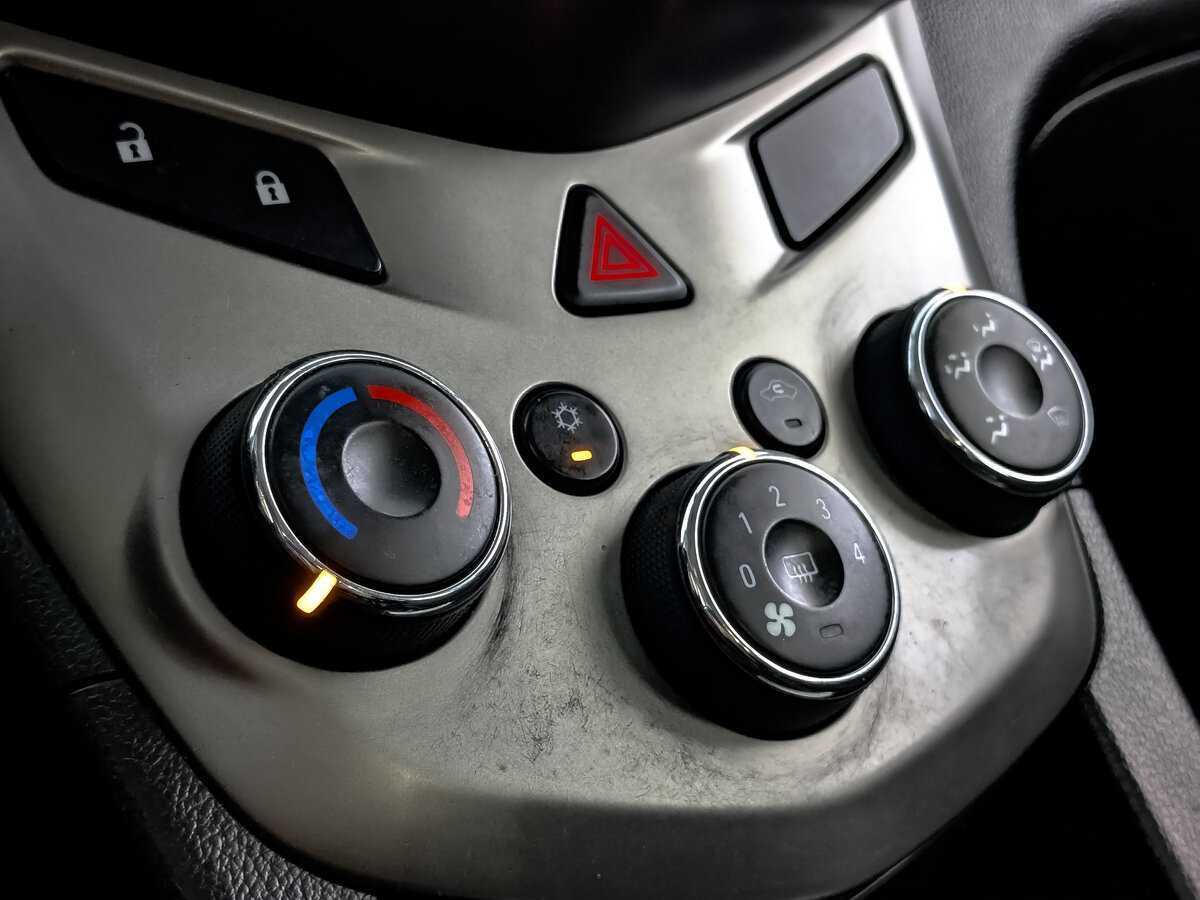 Chevrolet Aveo, 2014 Фото №21