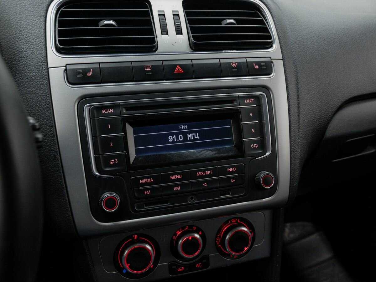 Volkswagen Polo, 2013 Фото №17