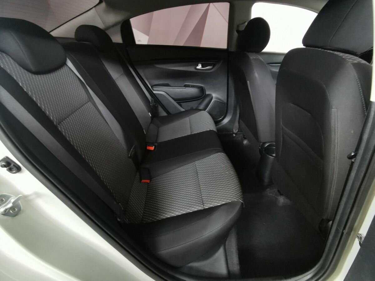 Kia Rio, 2018 Фото №12