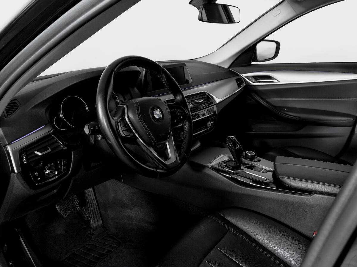 BMW 5 серии 520d xDrive, 2018 Фото №16