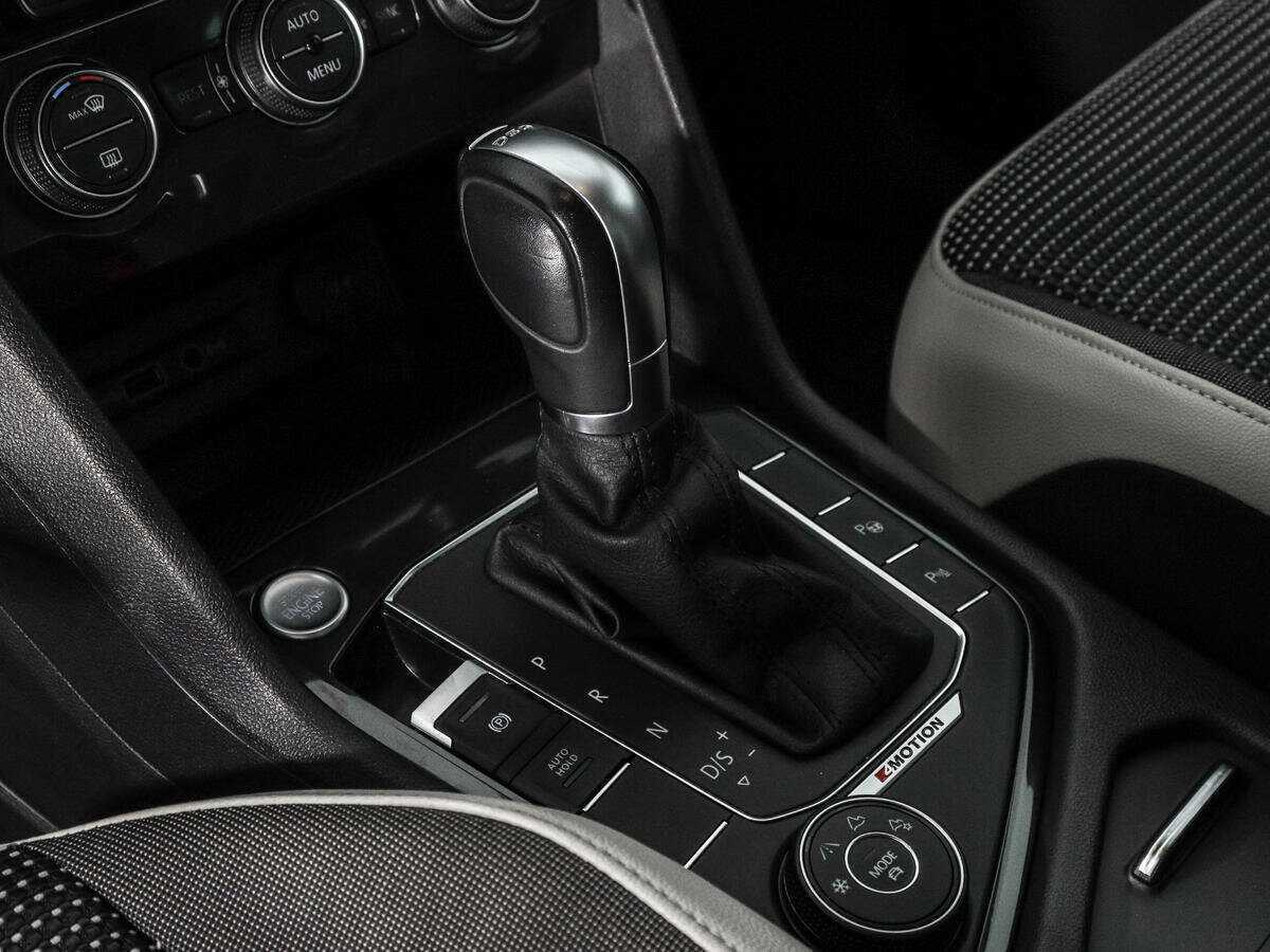 Volkswagen Tiguan, 2019 Фото №10