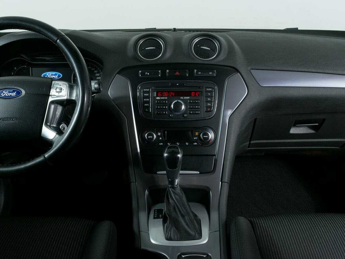 Ford Mondeo, 2013 Фото №11