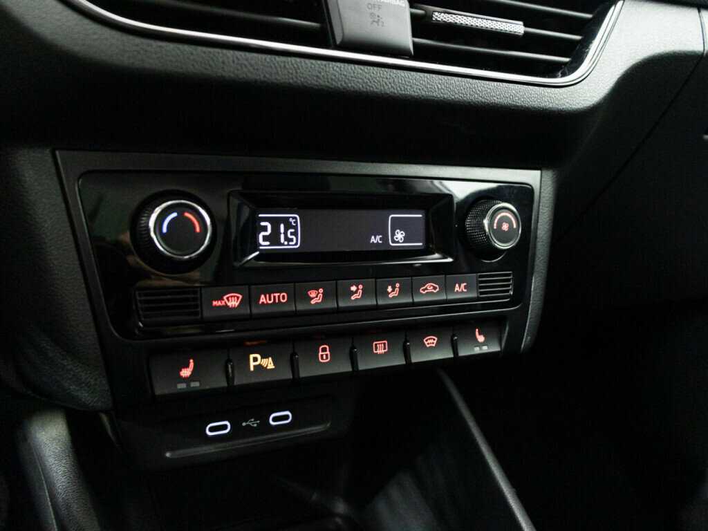 Volkswagen Polo, 2020 Фото №17