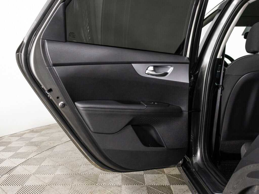 Kia Cerato, 2022 Фото №24
