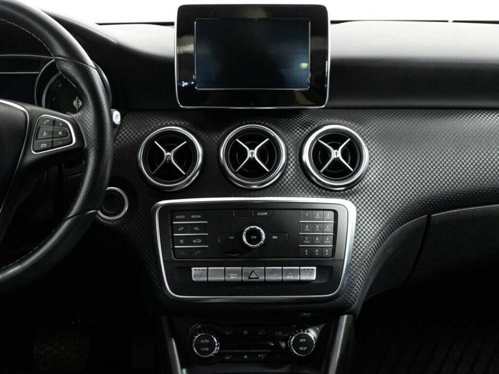 Mercedes-Benz A-Класс 180, 2016 Фото №14