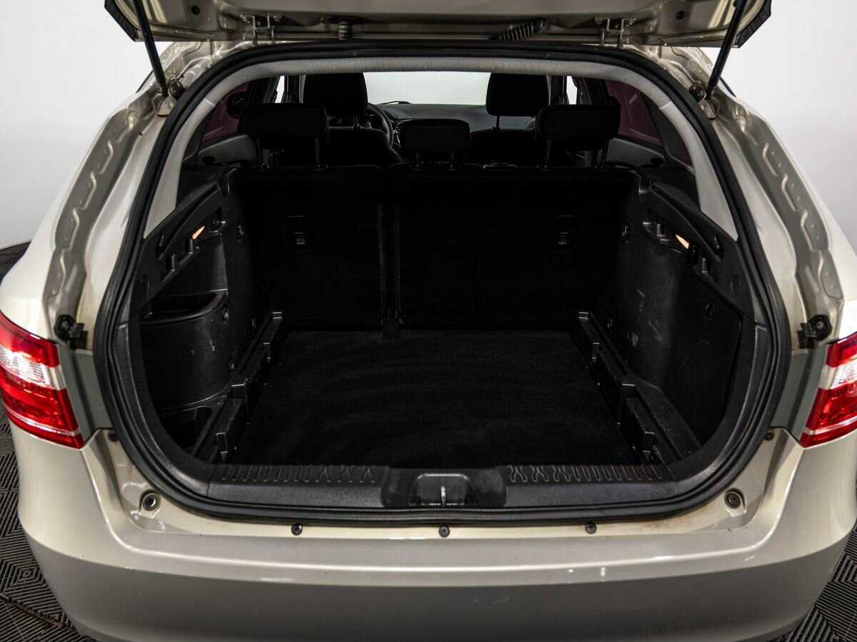 Lada (ВАЗ) Vesta SW, 2019 Фото №22