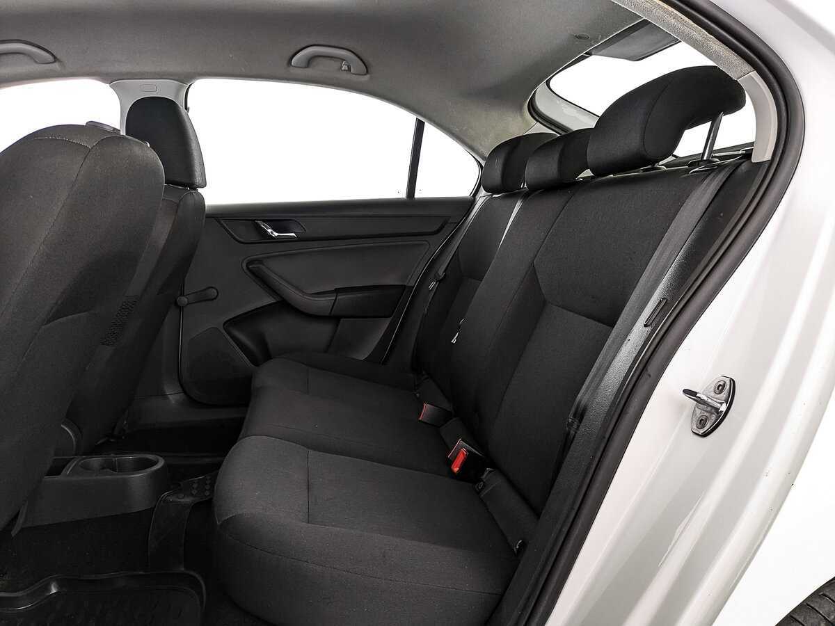 Skoda Rapid, 2017 Фото №18