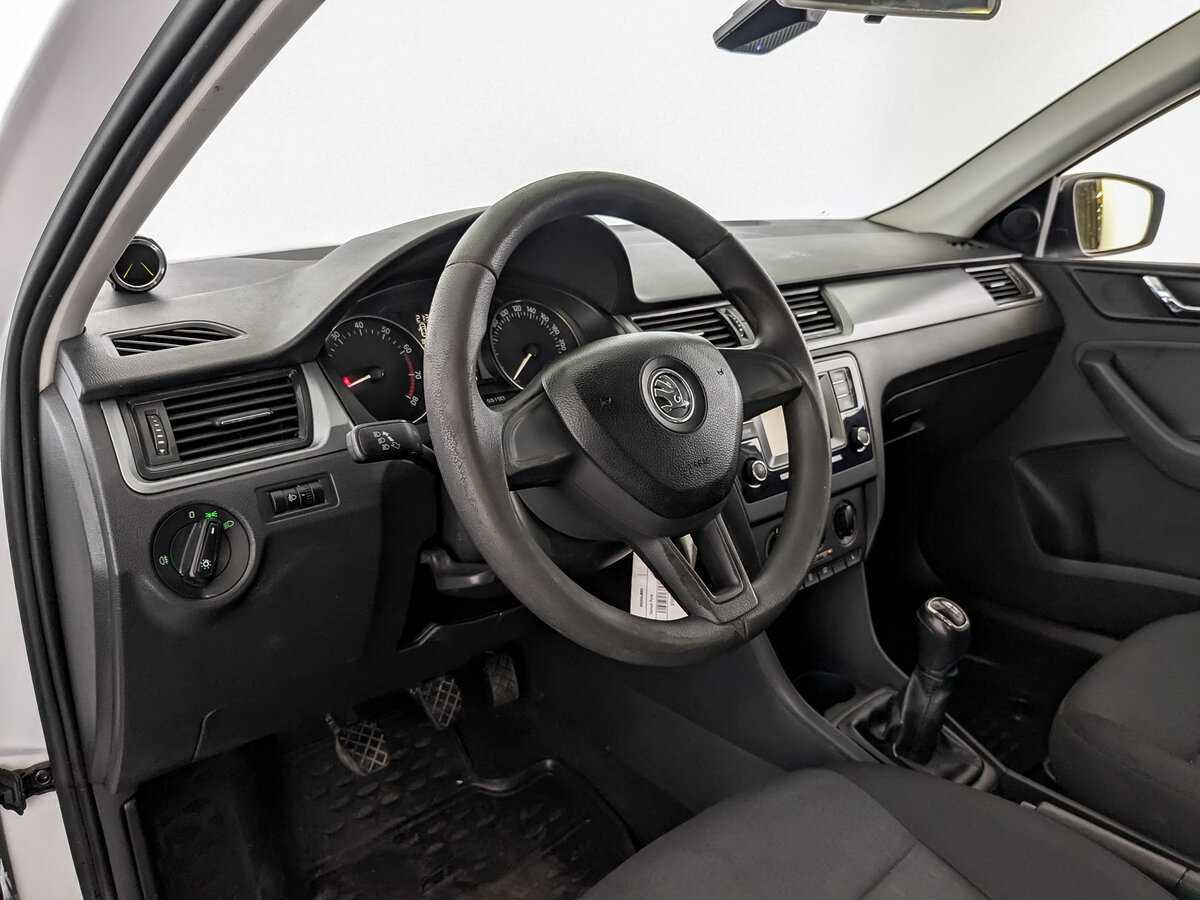 Skoda Rapid, 2017 Фото №16