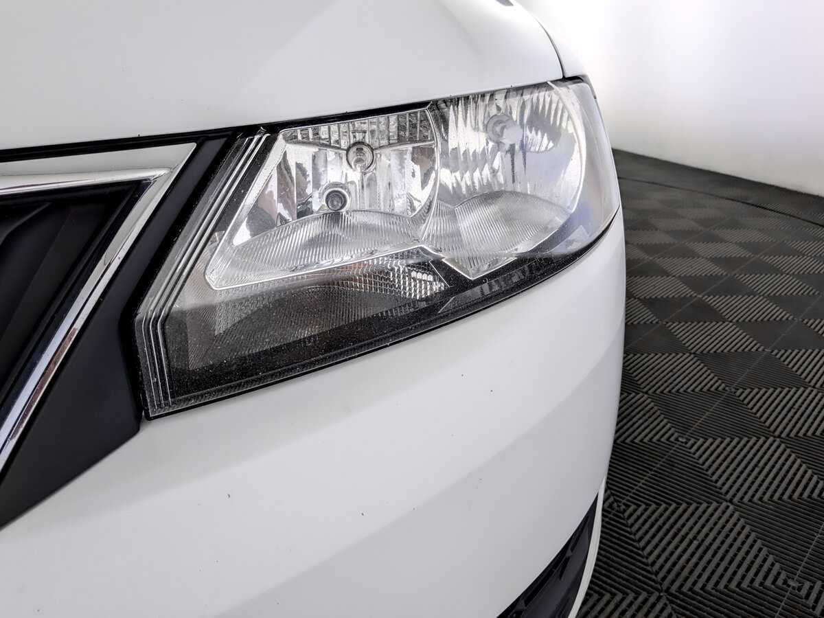 Skoda Rapid, 2017 Фото №17