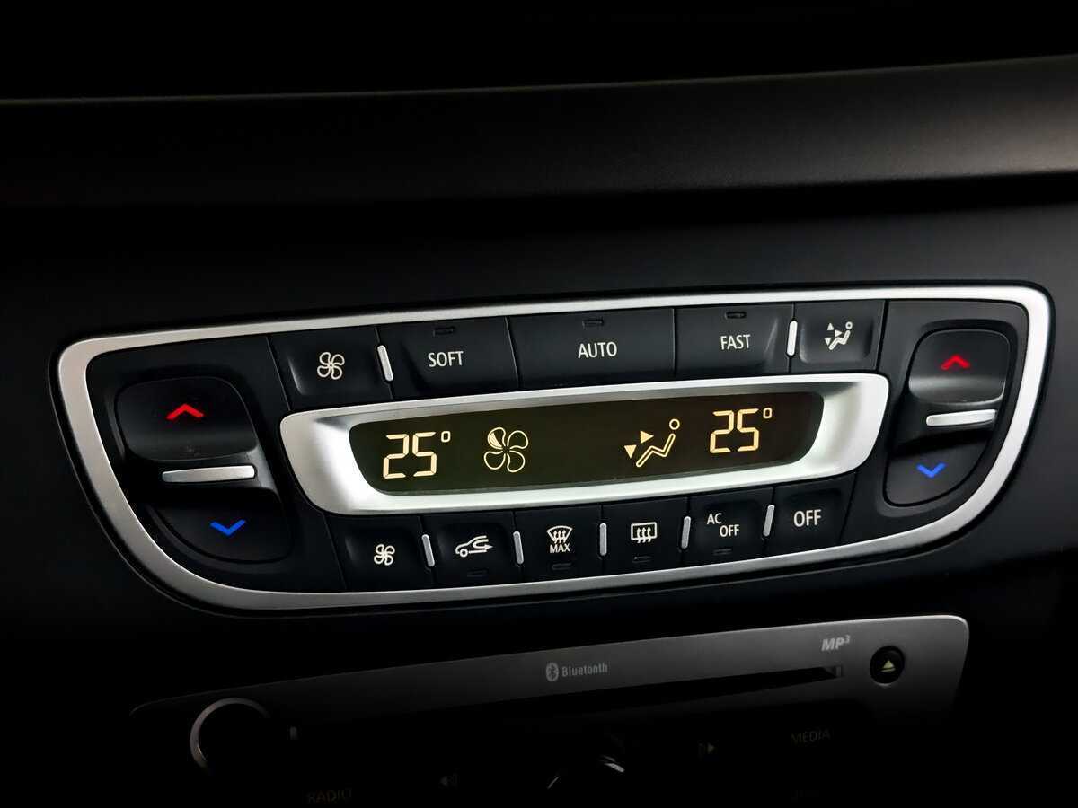 Renault Fluence, 2013 Фото №24