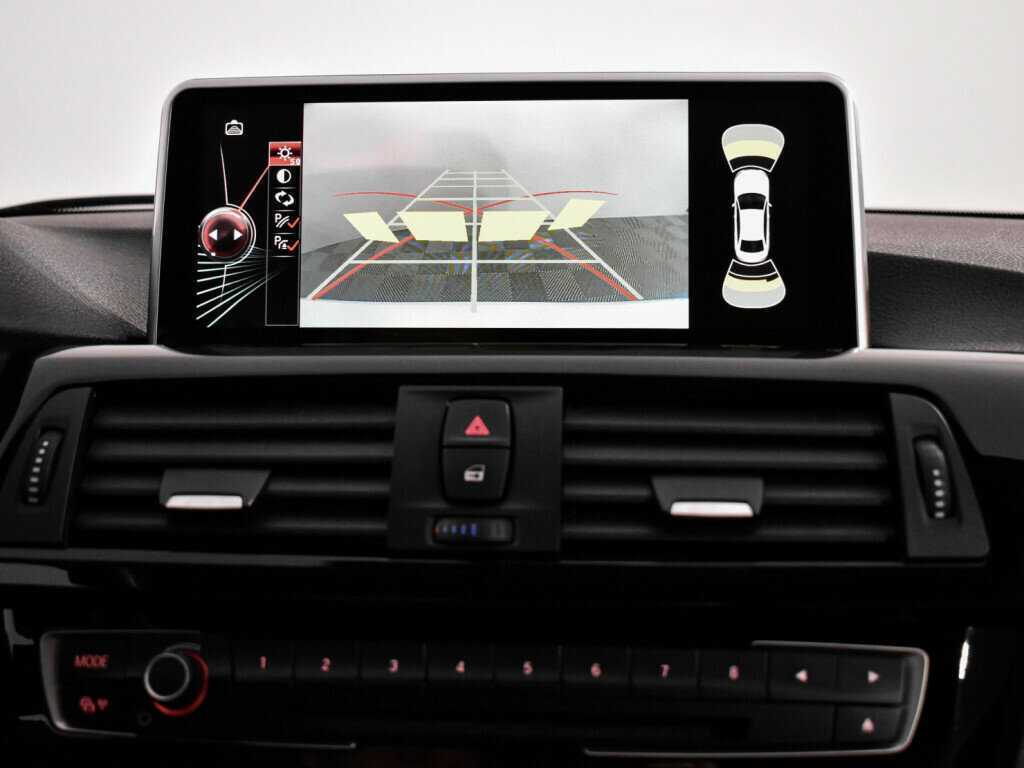 BMW 3 серии 318i, 2017 Фото №21