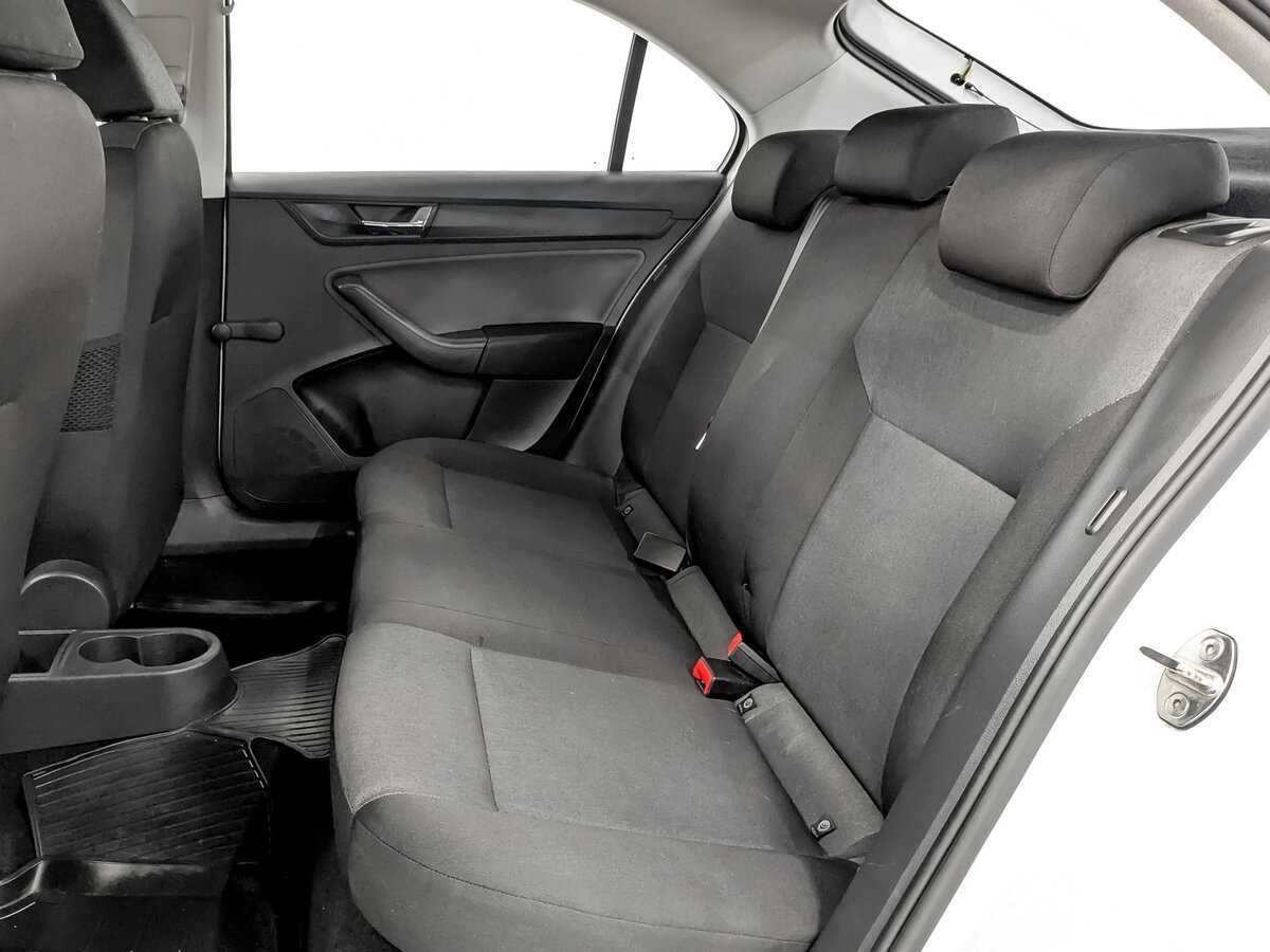 Skoda Rapid, 2017 Фото №12