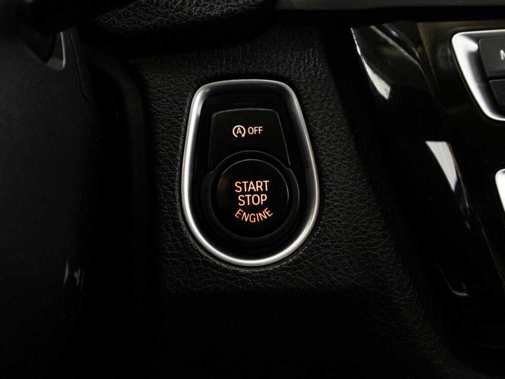 BMW 3 серии 320i, 2016 Фото №19