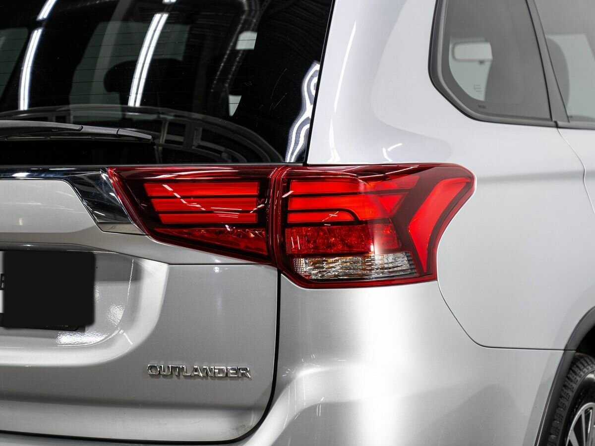 Mitsubishi Outlander, 2018 - 179 363 км. | Фото №7