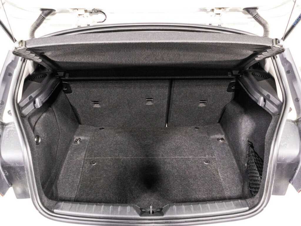 BMW 1 серии 120i, 2016 Фото №14