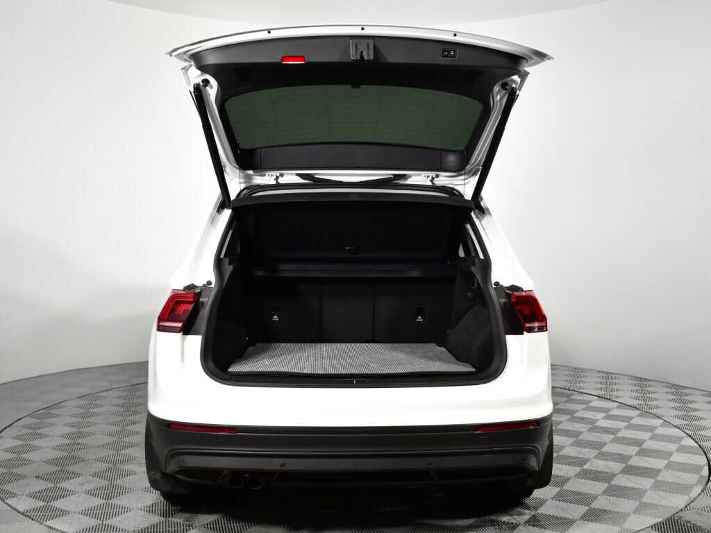 Volkswagen Tiguan, 2019 Фото №16