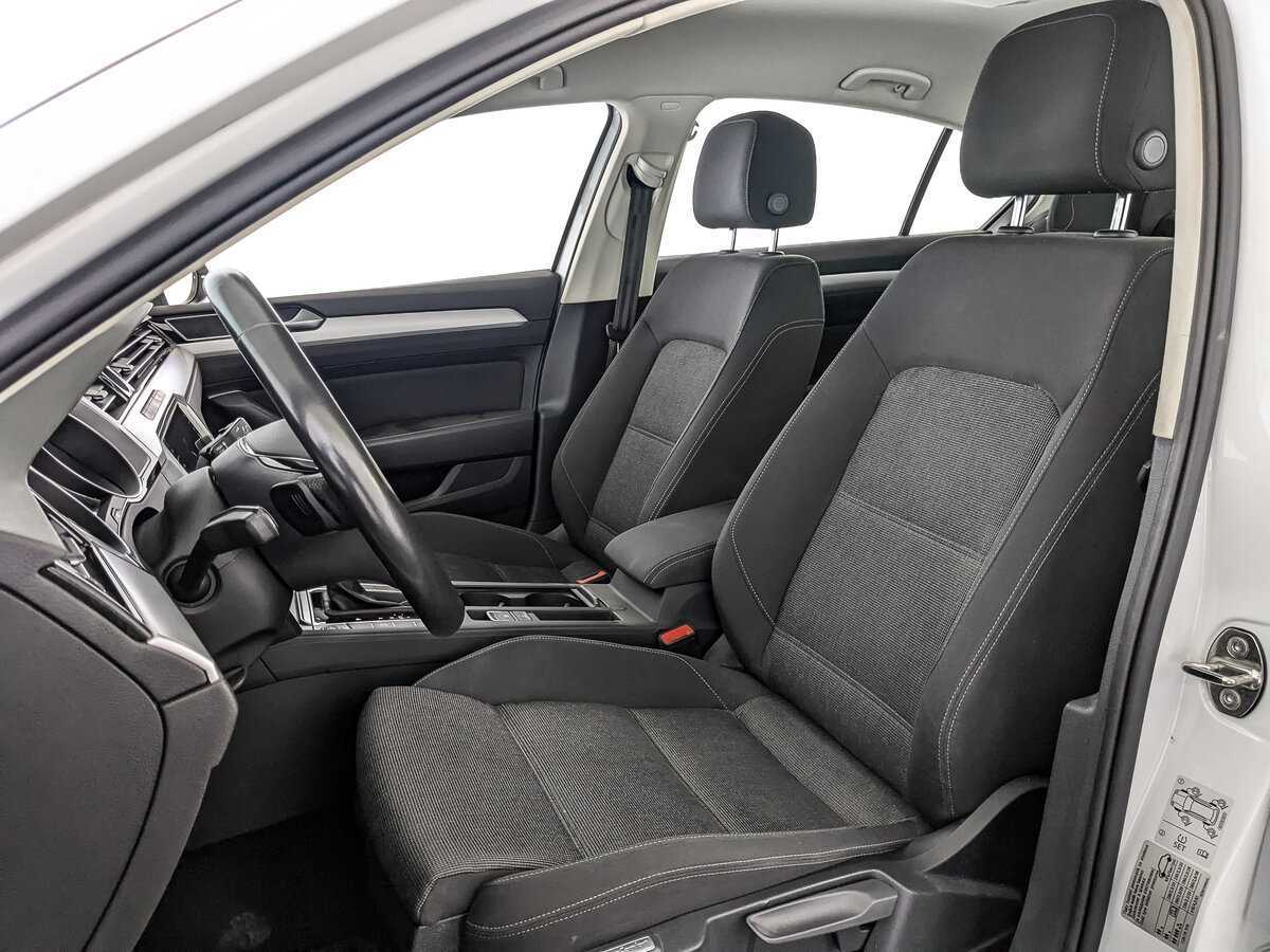 Volkswagen Passat, 2019 Фото №17