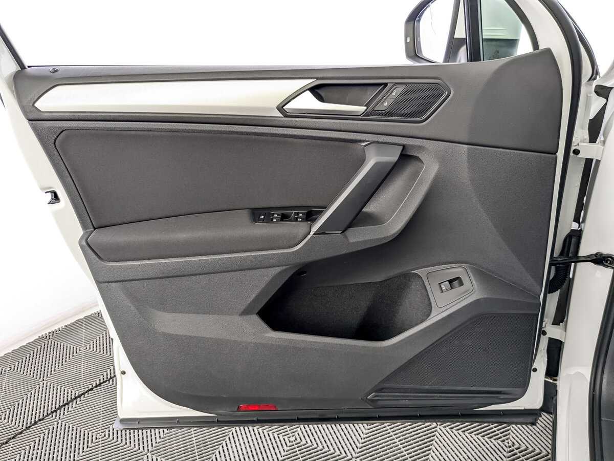 Volkswagen Tiguan, 2020 Фото №19