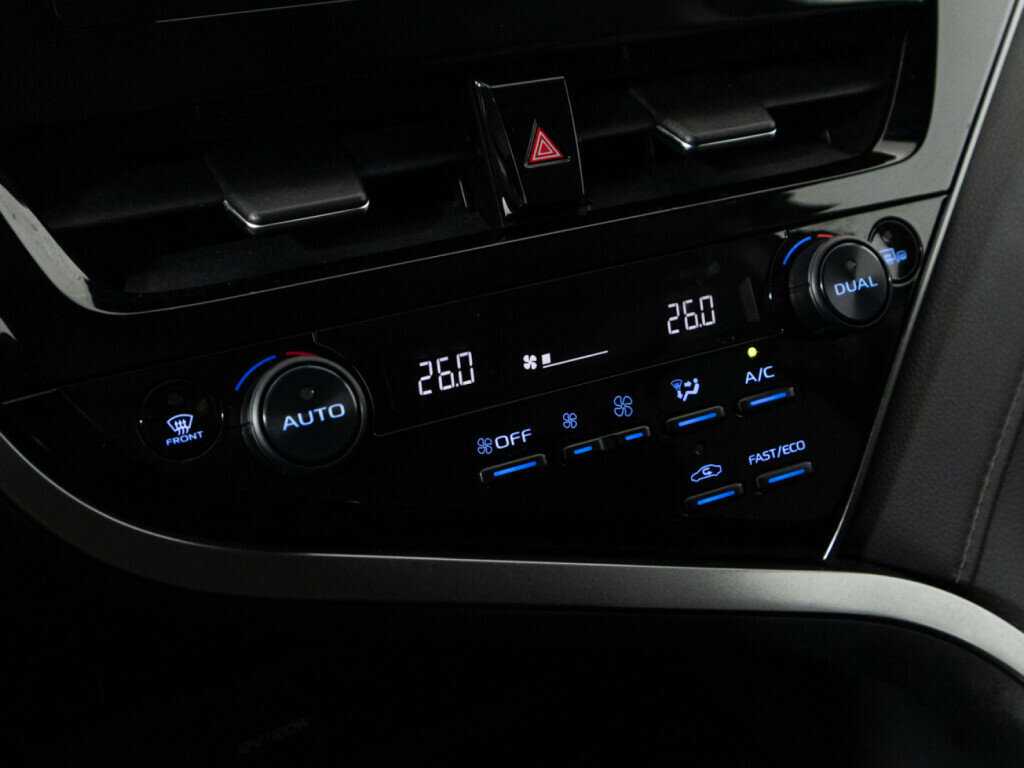 Toyota Camry, 2021 Фото №16