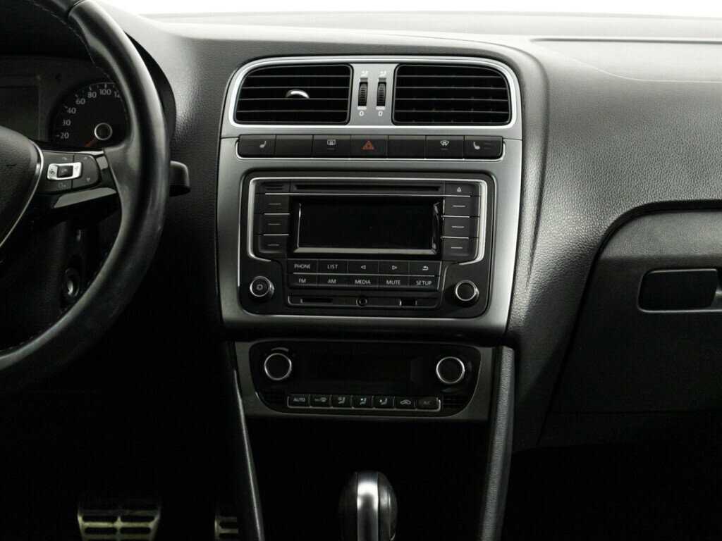 Volkswagen Polo, 2016 Фото №14