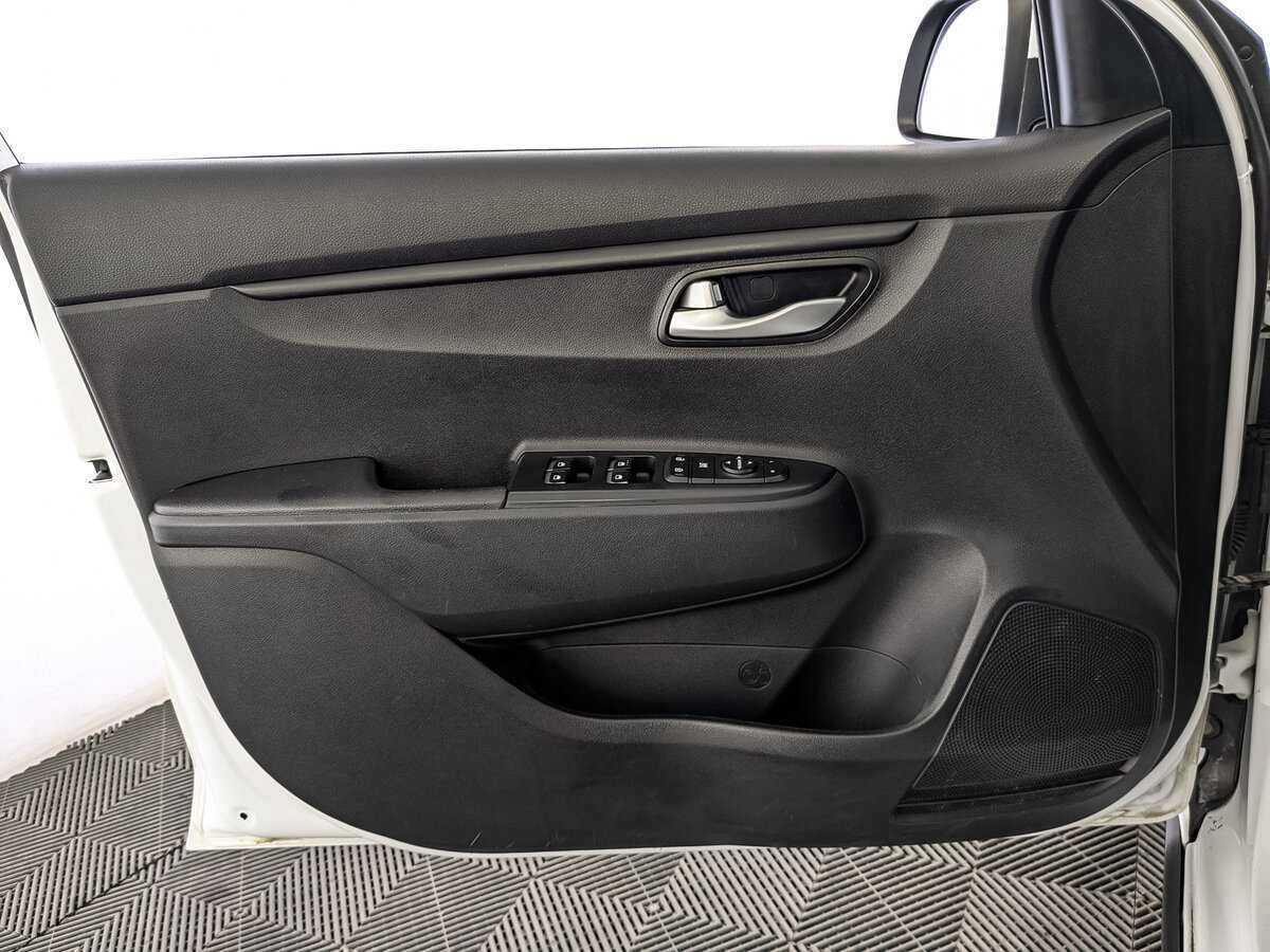 Kia Rio X-Line, 2019 Фото №19