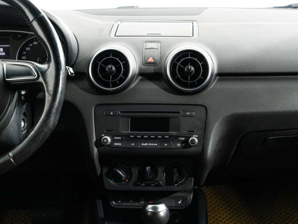 Audi A1 Sportback, 2012 Фото №14