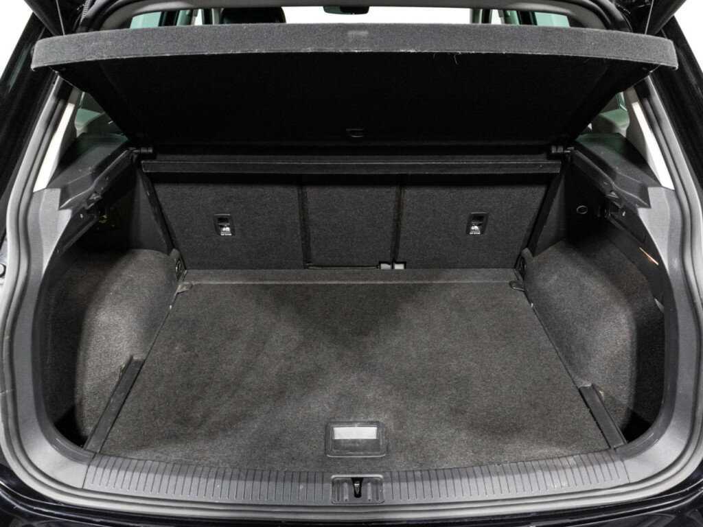 Volkswagen Tiguan, 2021 Фото №15