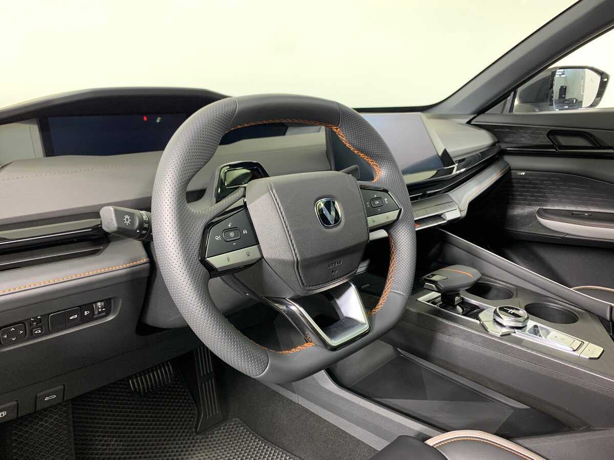 Changan UNI-V, 2024 Фото №12