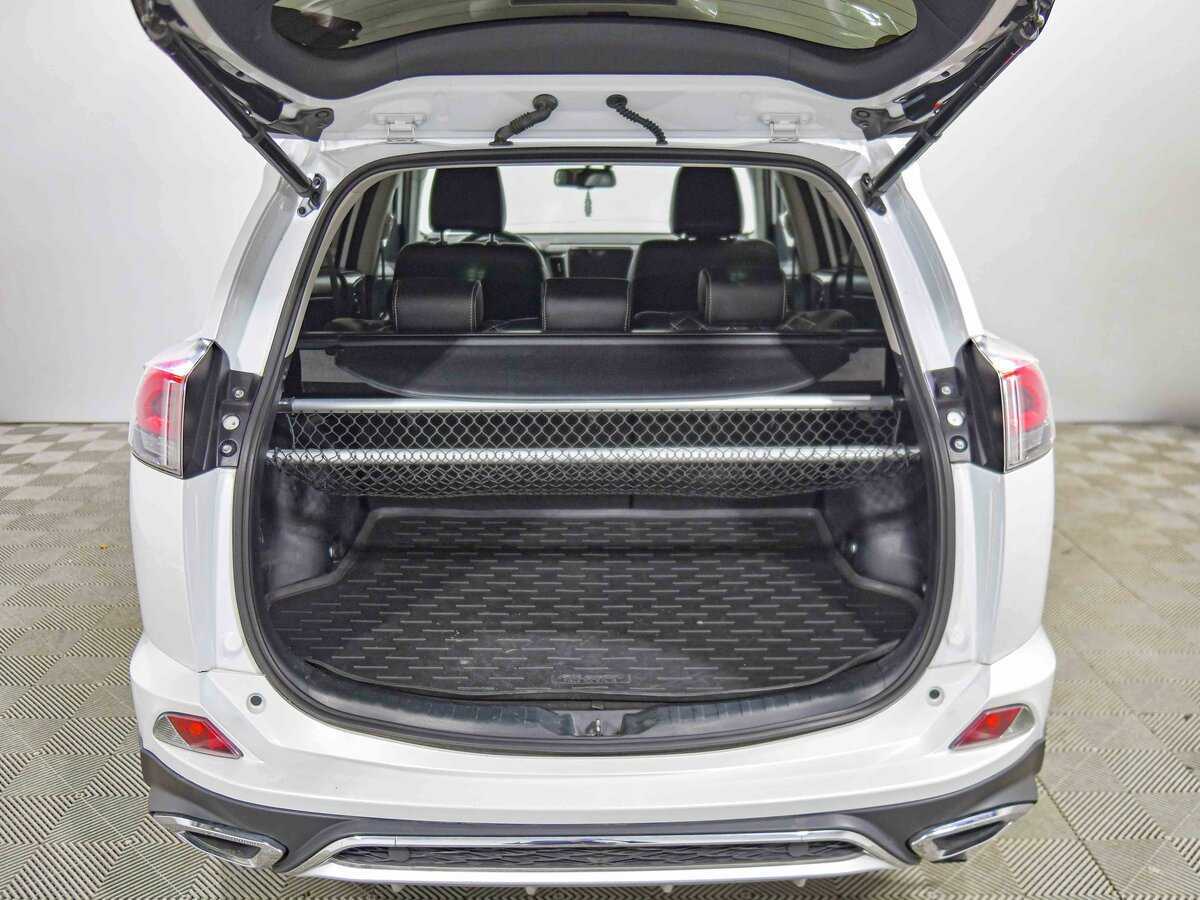 Toyota RAV4, 2018 Фото №16