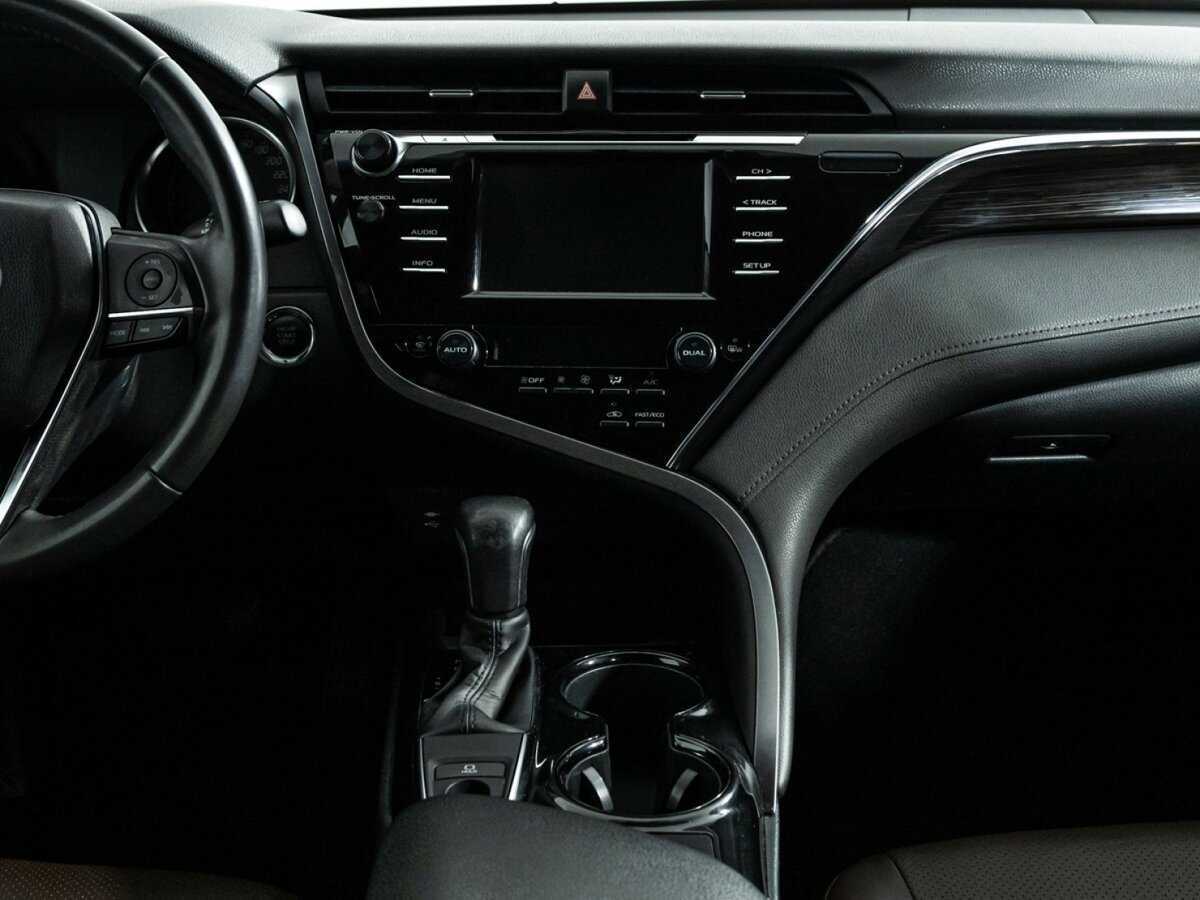 Toyota Camry, 2018 Фото №12