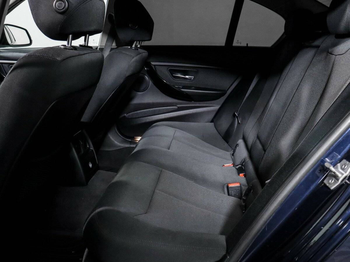 BMW 3 серии 318i, 2016 Фото №10