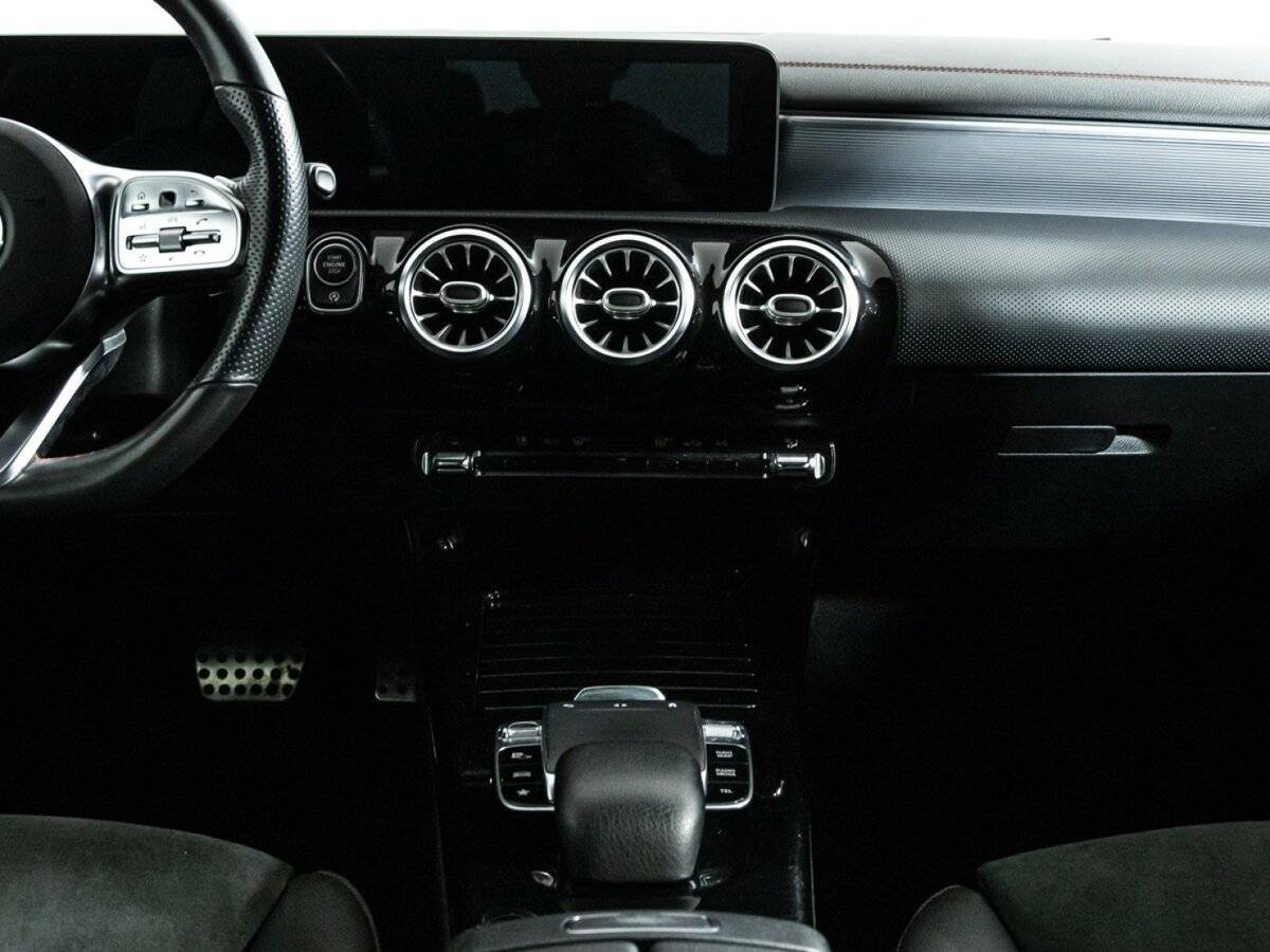 Mercedes-Benz CLA 200, 2019 Фото №14