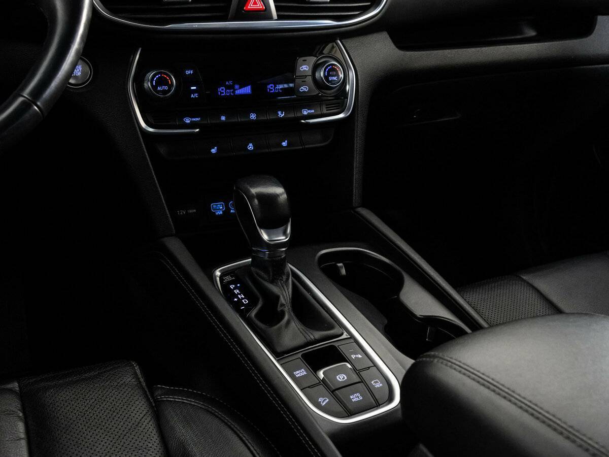 Hyundai Santa Fe, 2018 Фото №12
